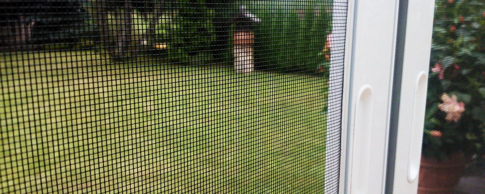 Insektenschutz in Berlin | pemo Rolladen + Markisen GmbH | Beispiel 1: Insektenschutz als doppelte Schiebetür - zum Beispiel bei Wintergärten